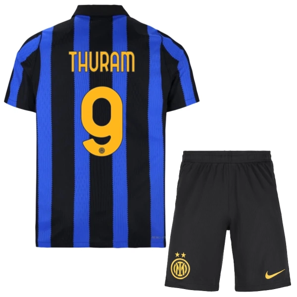 Camisolas Inter Milan Thuram 9 Criança Equipamento Principal 26/27 Camisolas Inter Milan Thuram 9 Criança Equipamento Principal 26/27