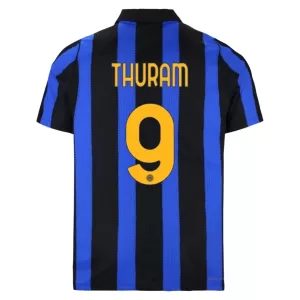 Camisolas Inter Milan Thuram 9 Equipamento Principal 26/27 Camisolas Inter Milan Thuram 9 Equipamento Principal 26/27