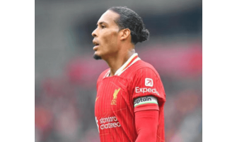 Paris Saint-Germain oferece 100 milhões de euros a Van Dijk Paris Saint-Germain oferece 100 milhões de euros a Van Dijk